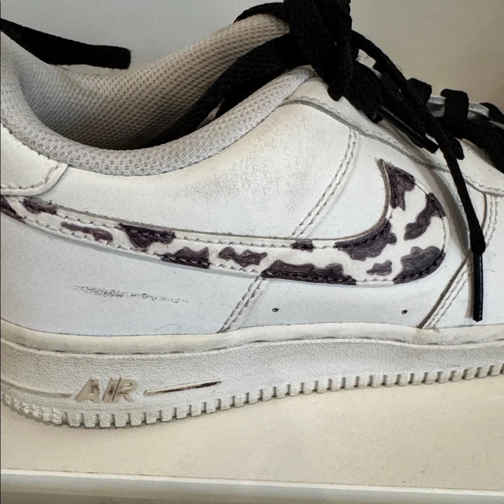 Nike Kids White Sneakers‎ with Black Pattern